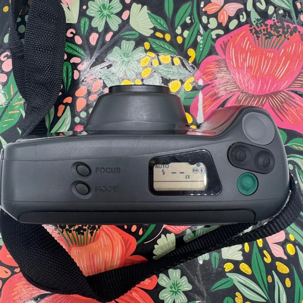 Pentax Zoom 90-WR 35mm Film Camera Weather Resistant Multi AF with Remote